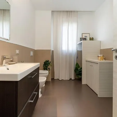 Hanura One - Modern 2bedrooms With Balcony Apartment
